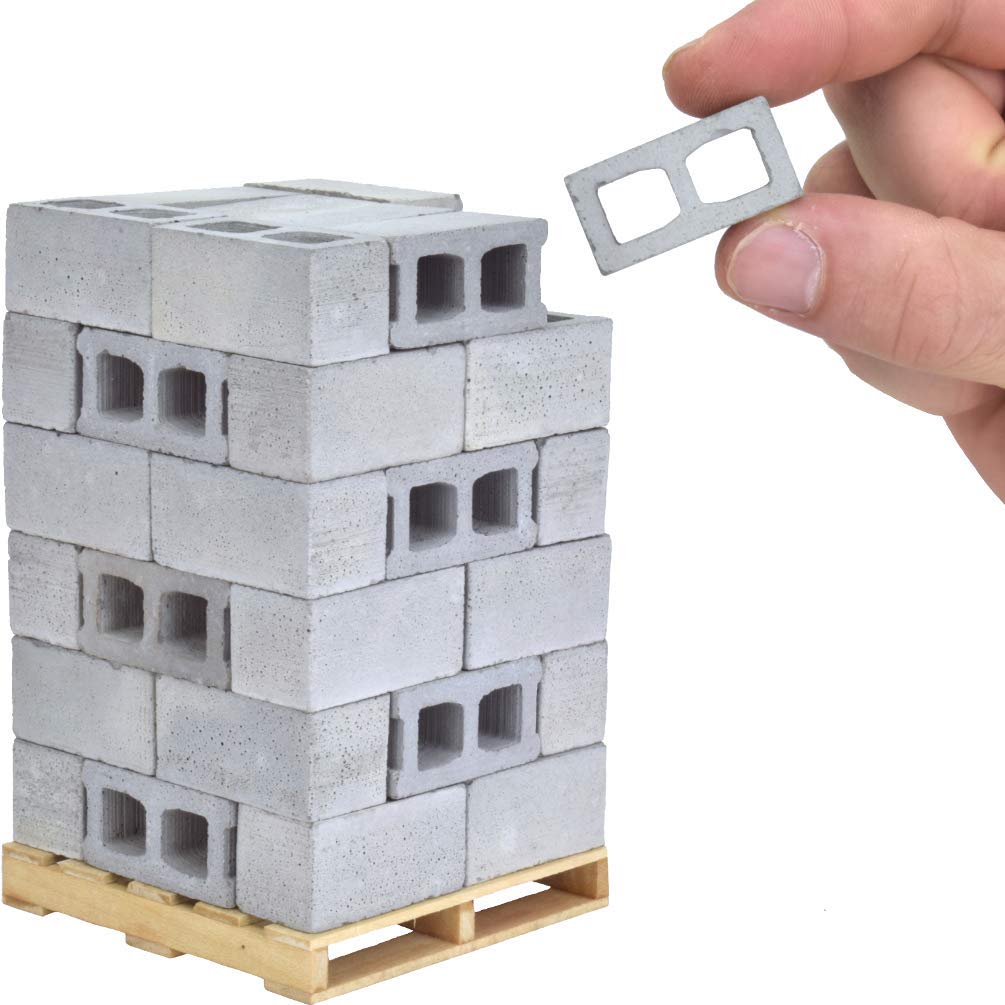 Acacia Grove Mini Cinder Blocks with Pallet, 1/12 Scale